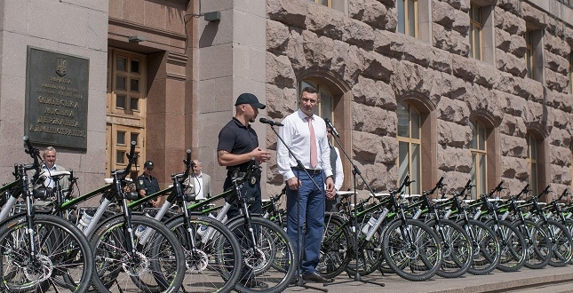 поліція на велосипедах