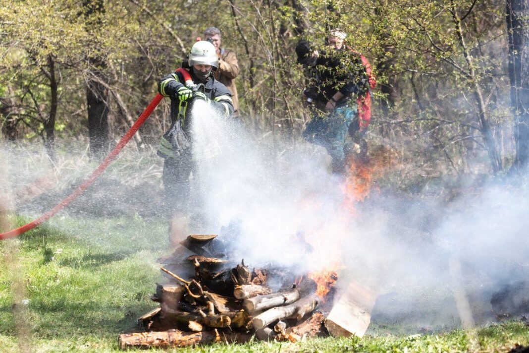 У столиці залишається надзвичайний рівень пожежної небезпеки У столиці залишається надзвичайний рівень пожежної небезпеки
