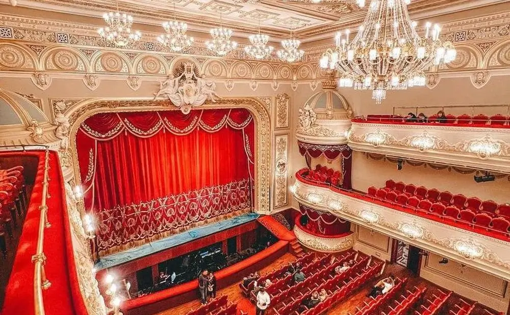 Екскурсія театром «Оперета відкриває секрети»