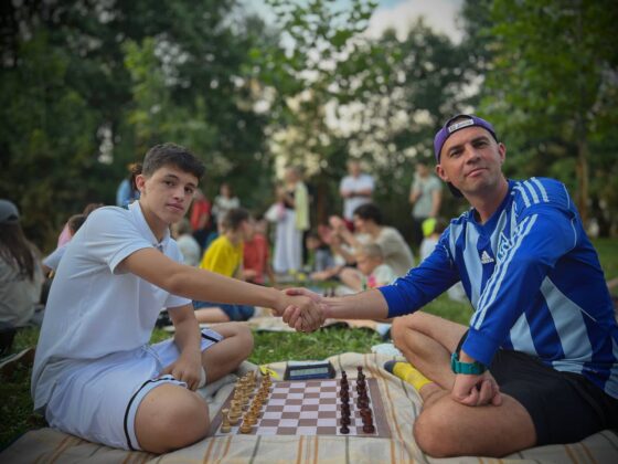 Ліга каштанового коня: Турнір на галявині