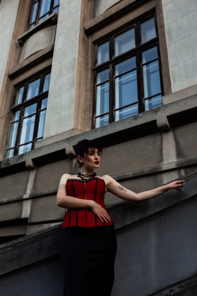 «Сестринство і сіль»: Поетичні Читання Ірини Лазоревич