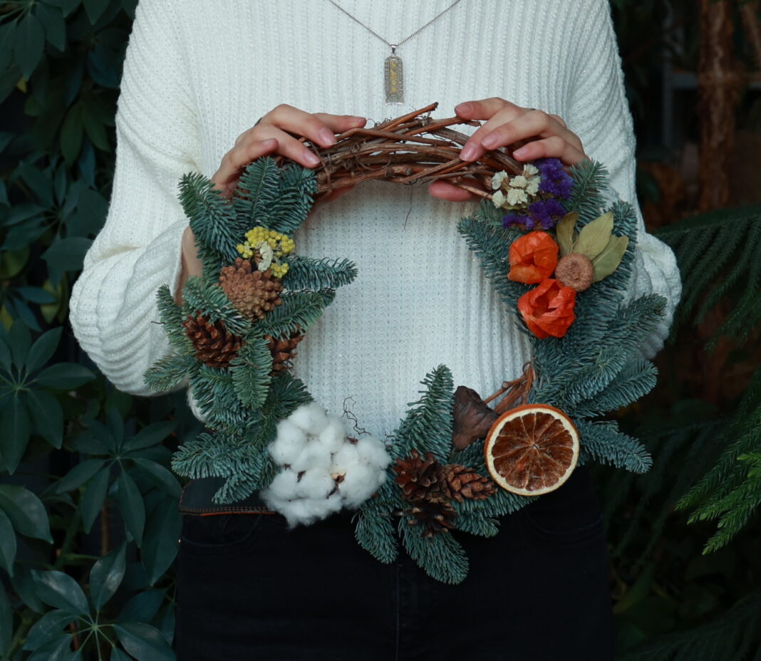 Благодійний майстер-клас: створення різдвяного віночка