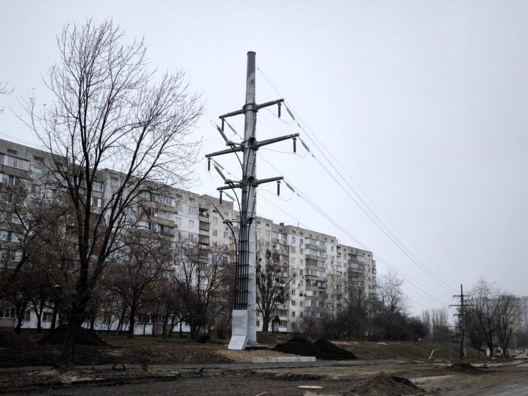 ДТЕК у Києві переніс повітряні високовольтні мережі під землю