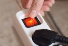 Тарифи на світло 2025–2026: чому побутова ціна нижча за ринкову