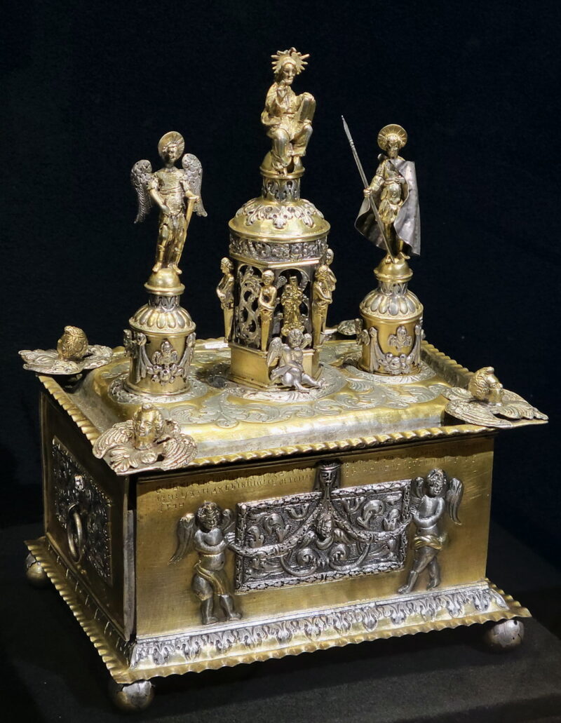 Ковчег для зберігання святих дарів, 1698 р. Срібло, позолота